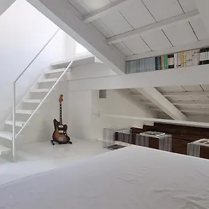 https://white-frari.hotelinveneto.com